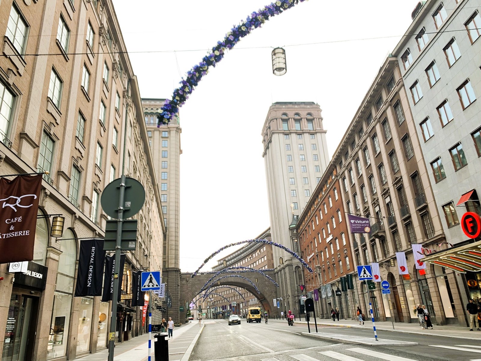 Kungsgatan street with Malmskillnads bridge